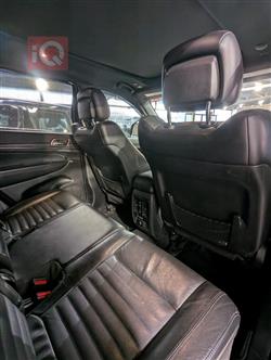 جیپ گراند شیرۆکی